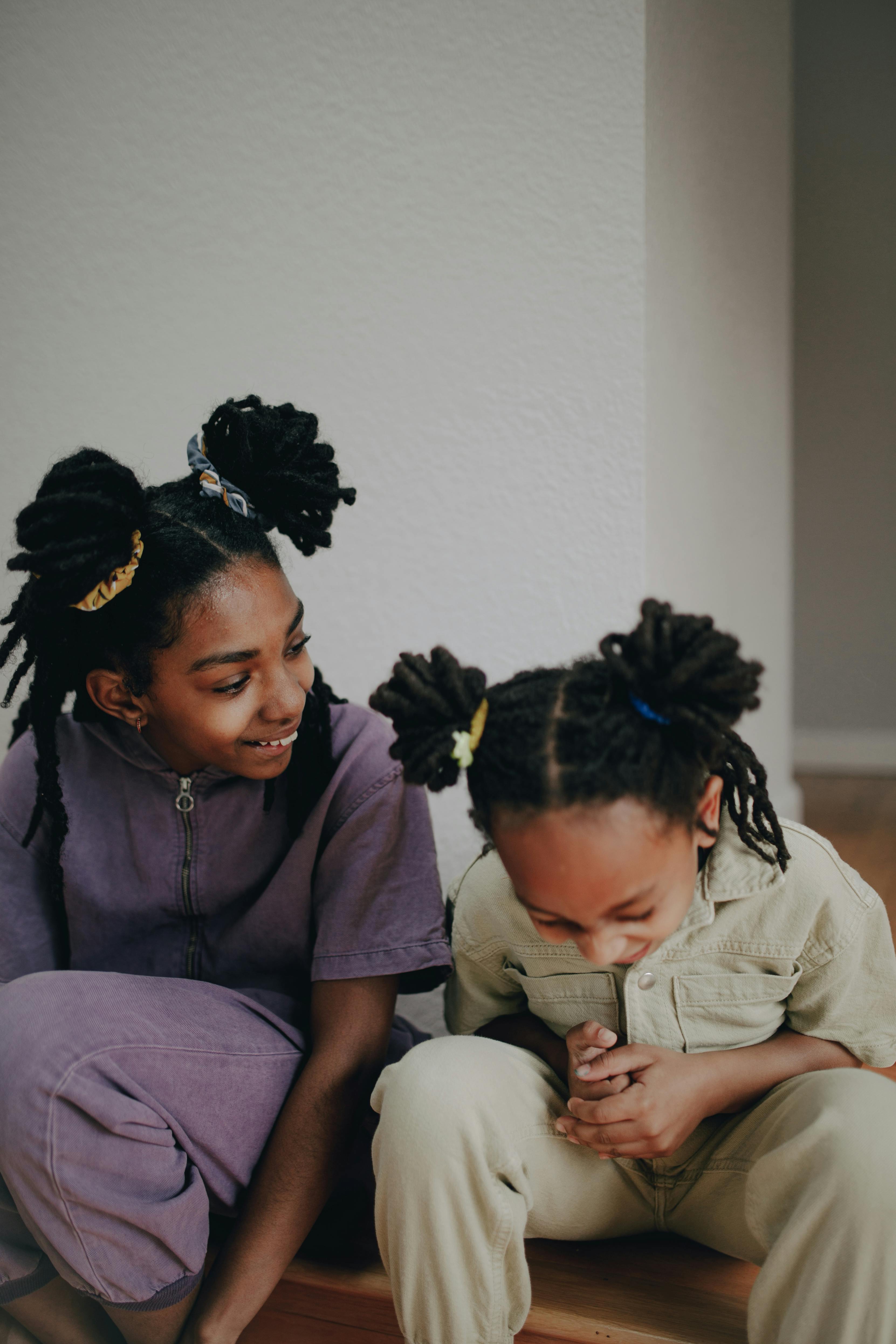 专业摄制团队在现场进行镜头跟焦与器材调度